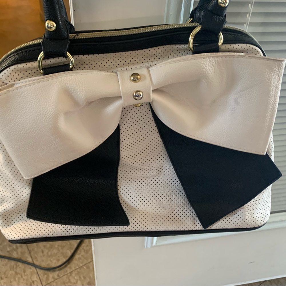 Betsey Johnson white black bow bag purse shoulder